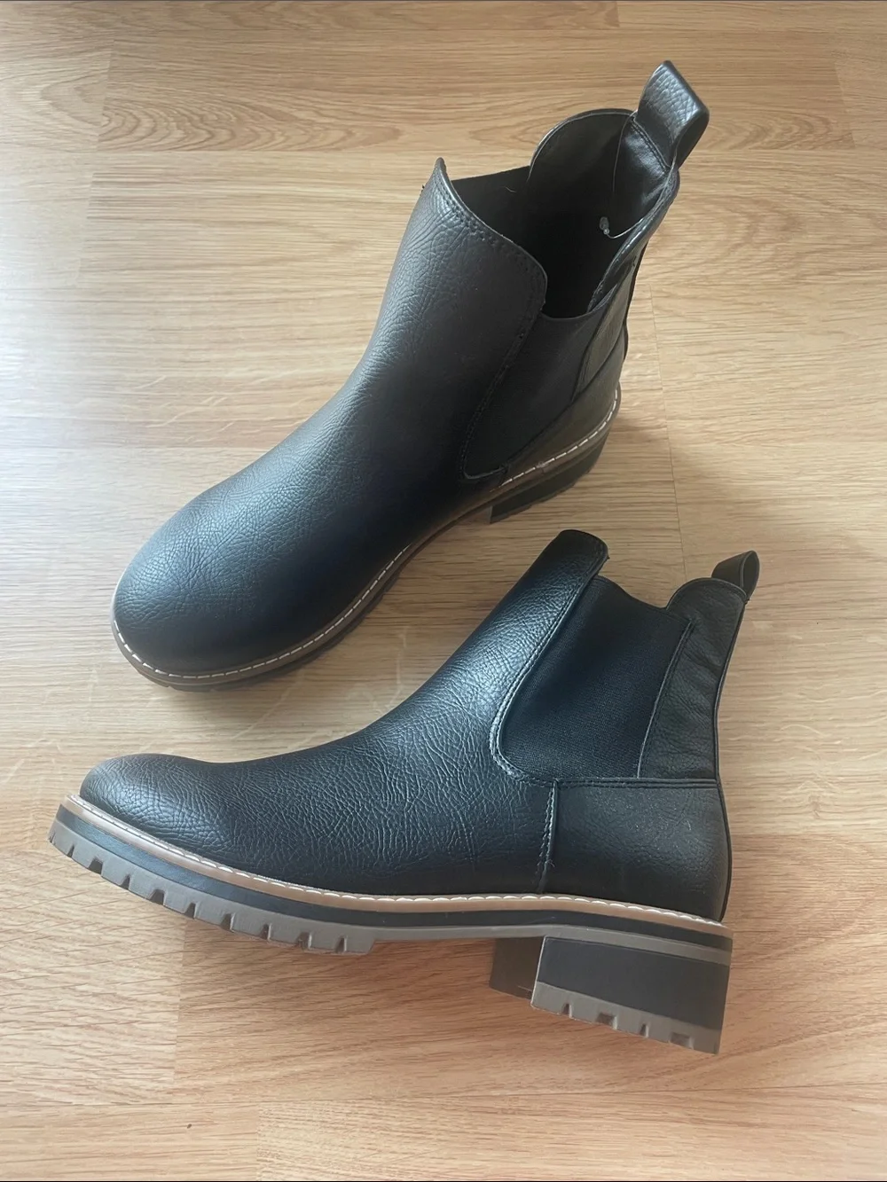 NWOT Kensie Women’s Leather Boot
